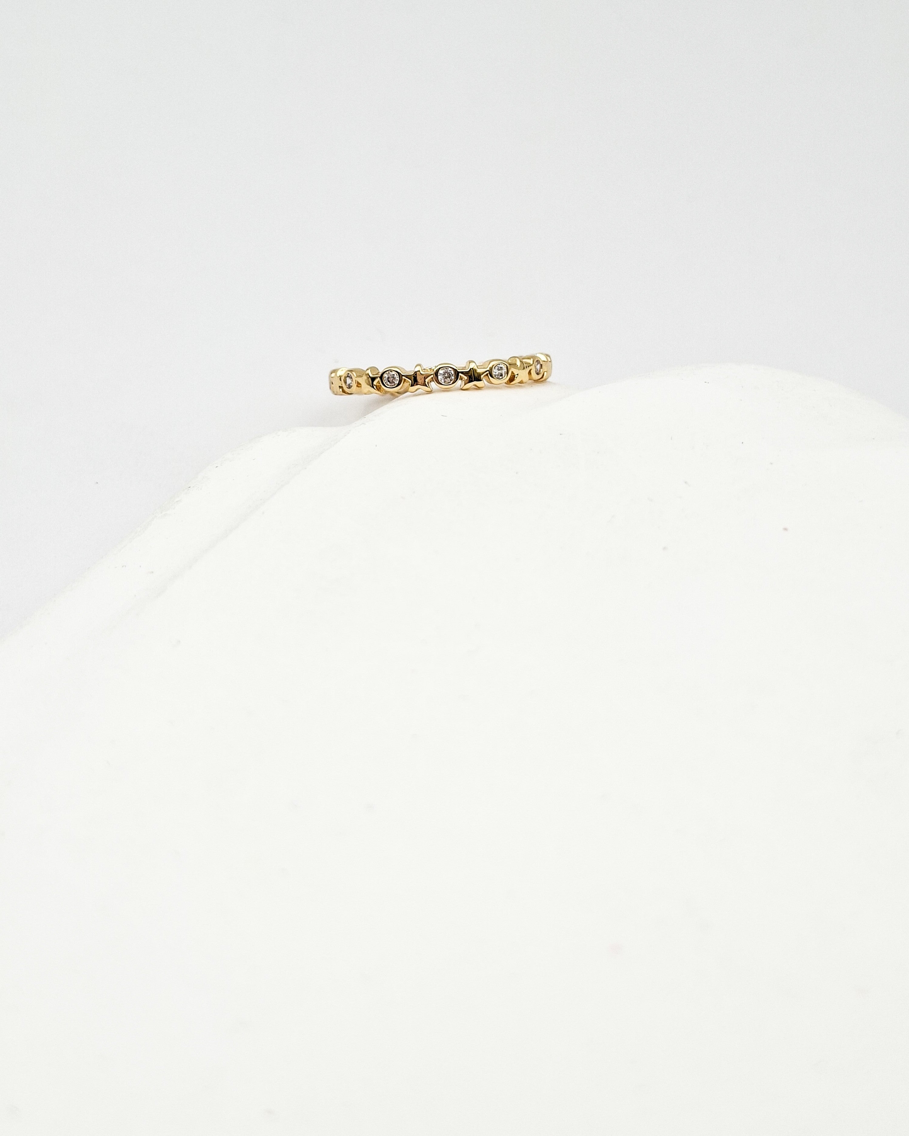 טבעת זירקונים וכוכבים