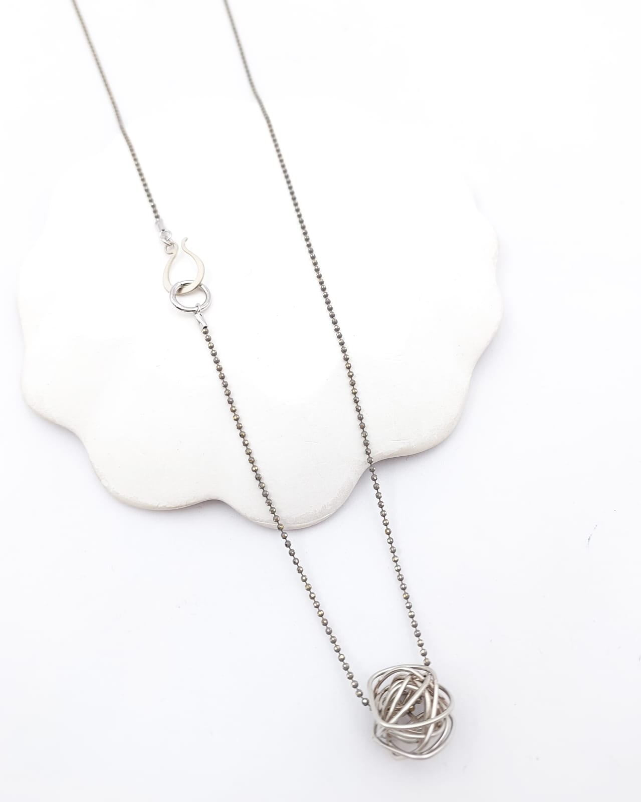 שרשרת כדור סבך עבודת יד