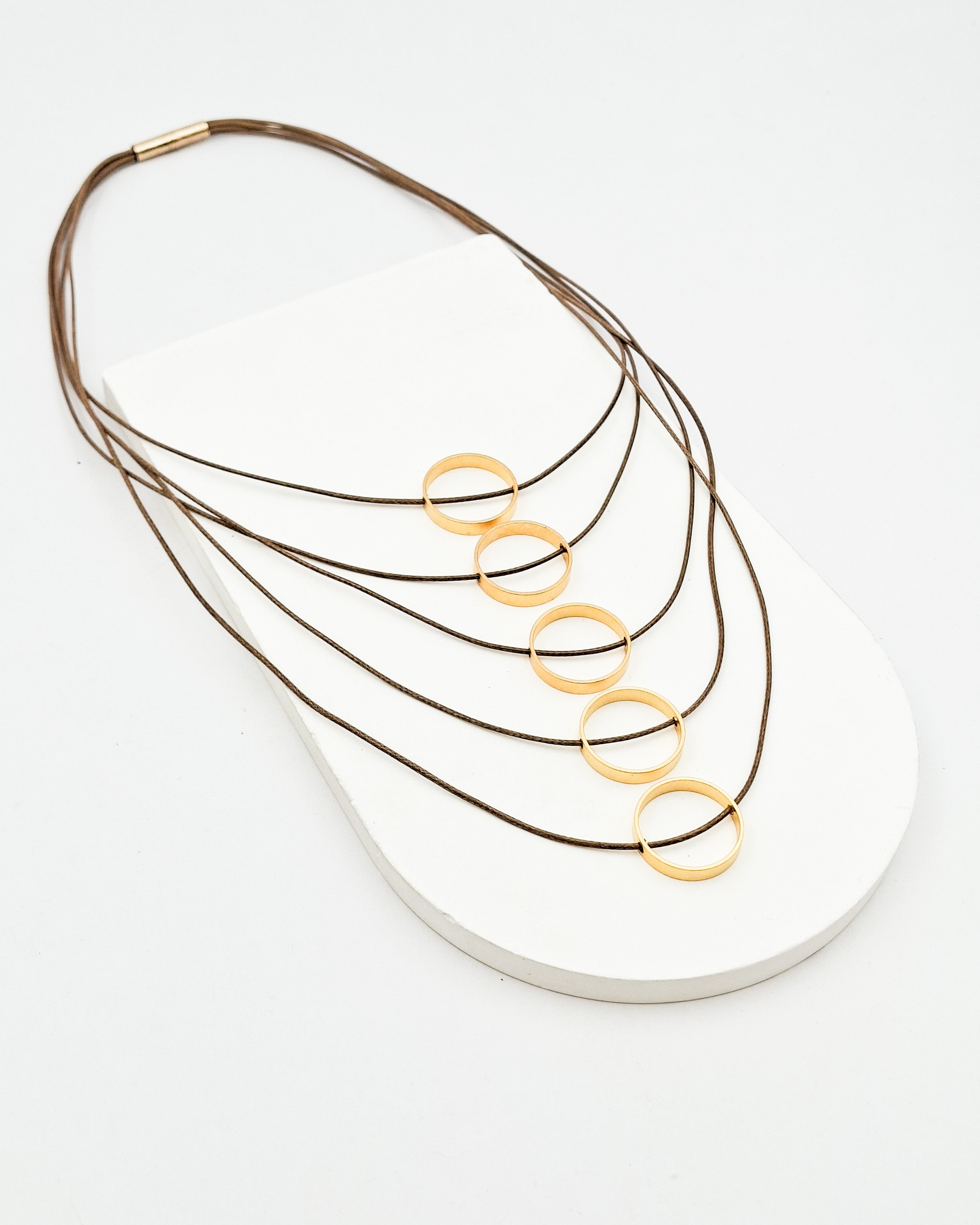 שרשרת שכבות חלולים מגנט