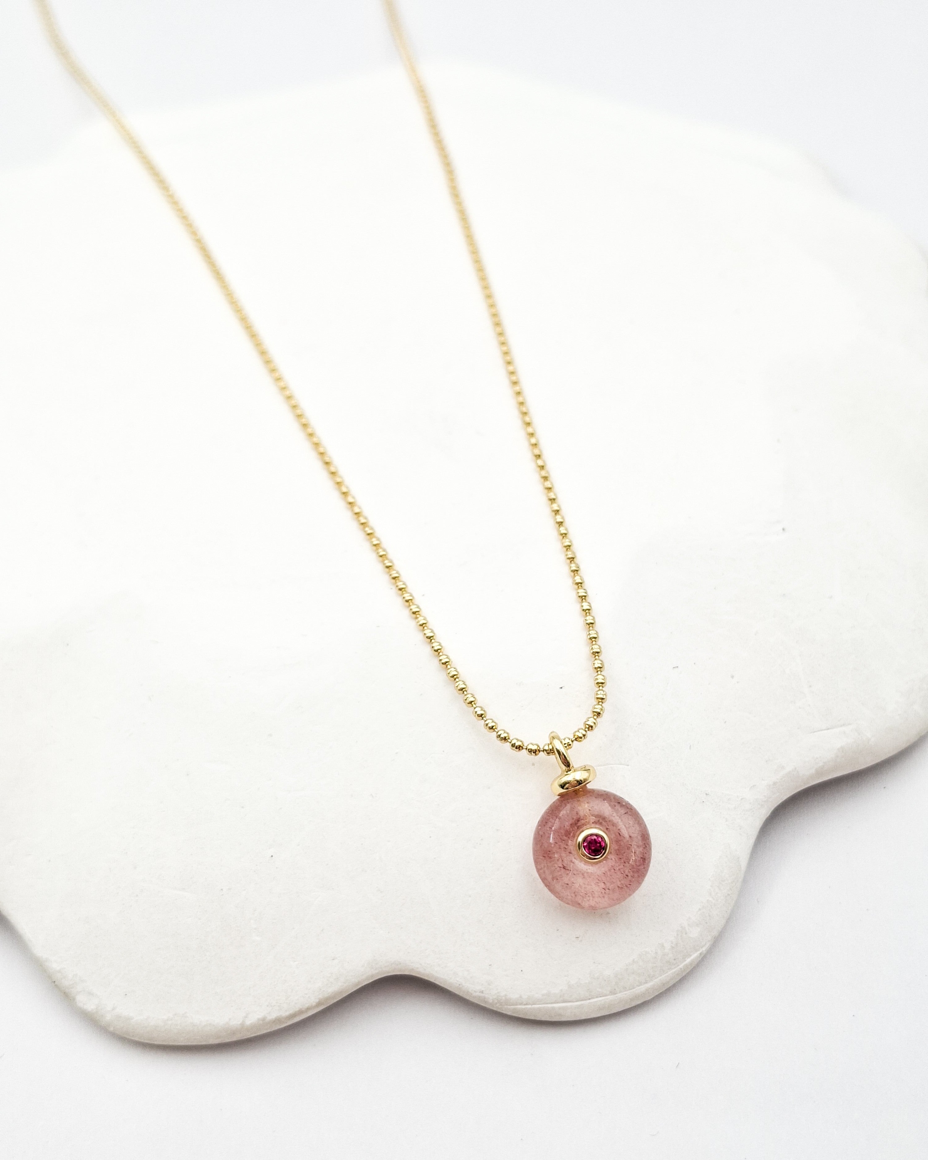 שרשרת אבן משובצת רוזי