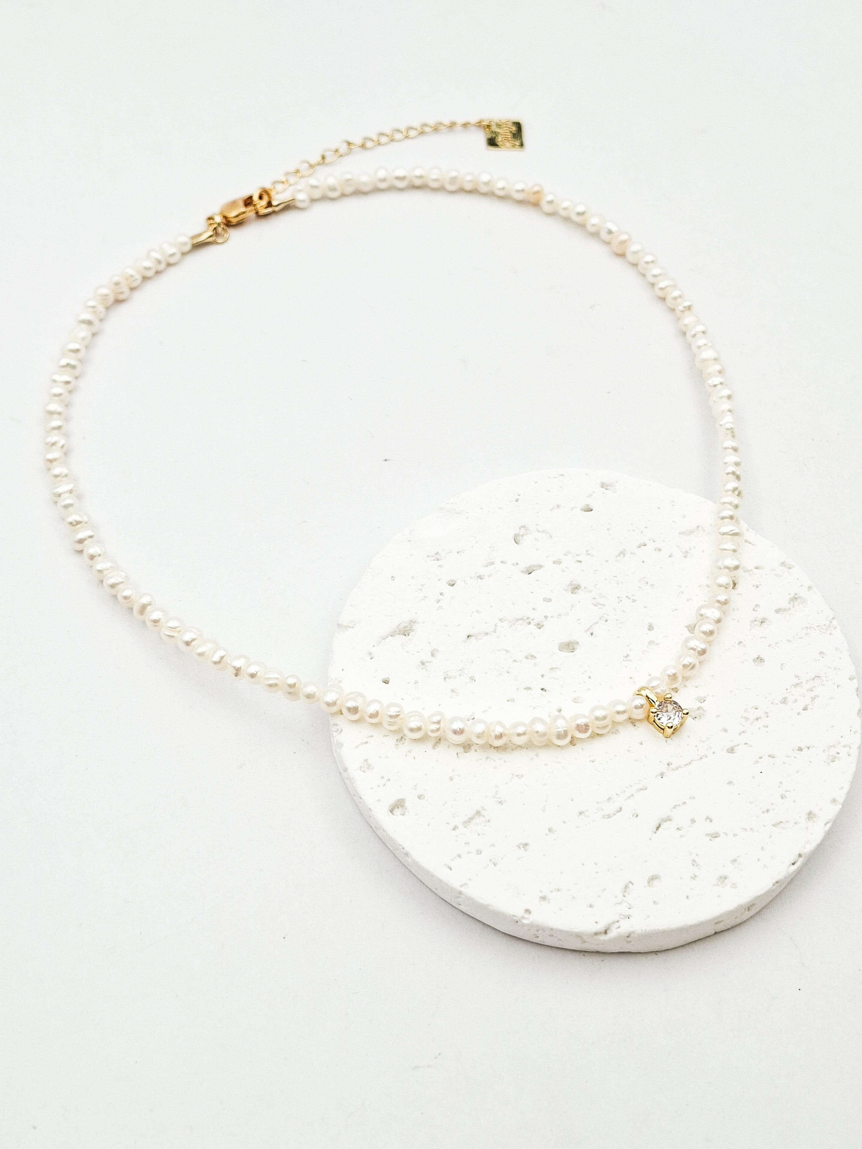 שרשרת פנינים קטנות זירקון