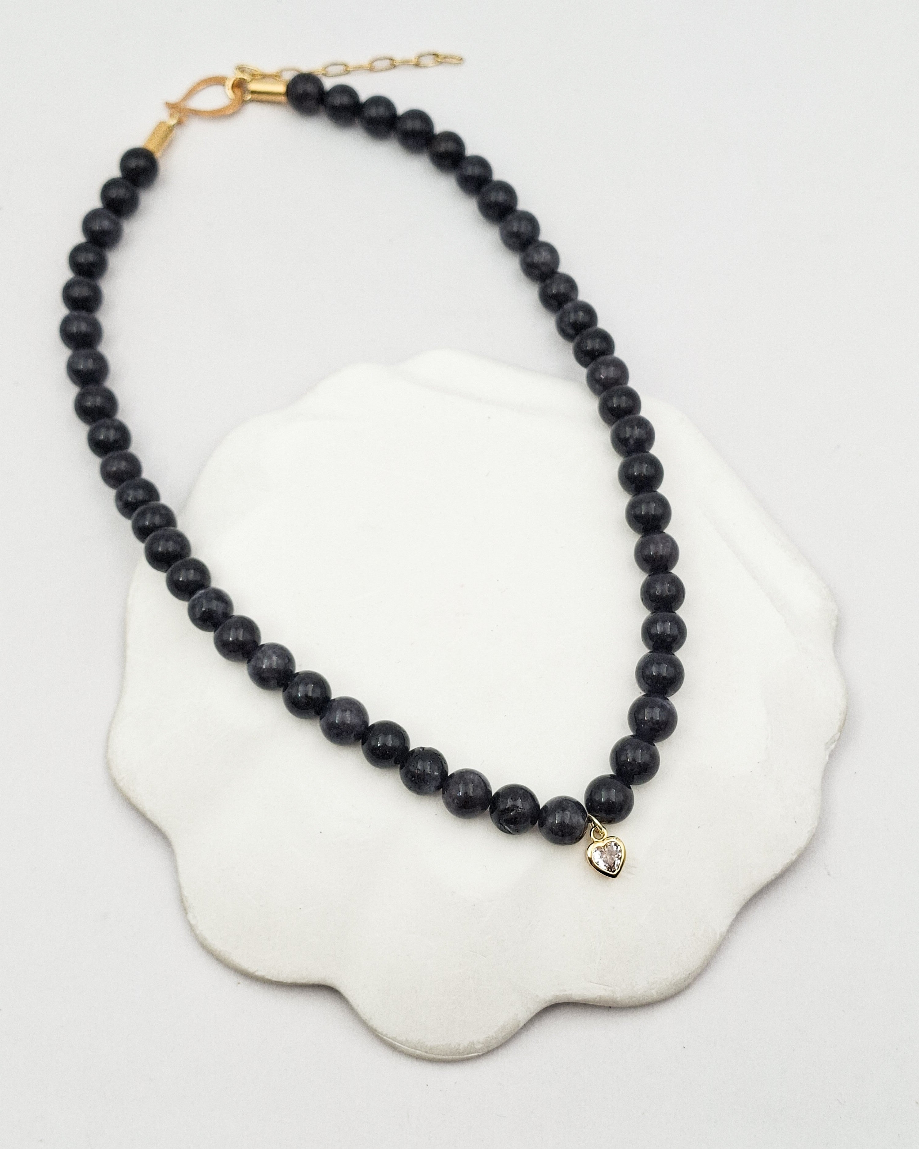 שרשרת אבנים בלאק הארט