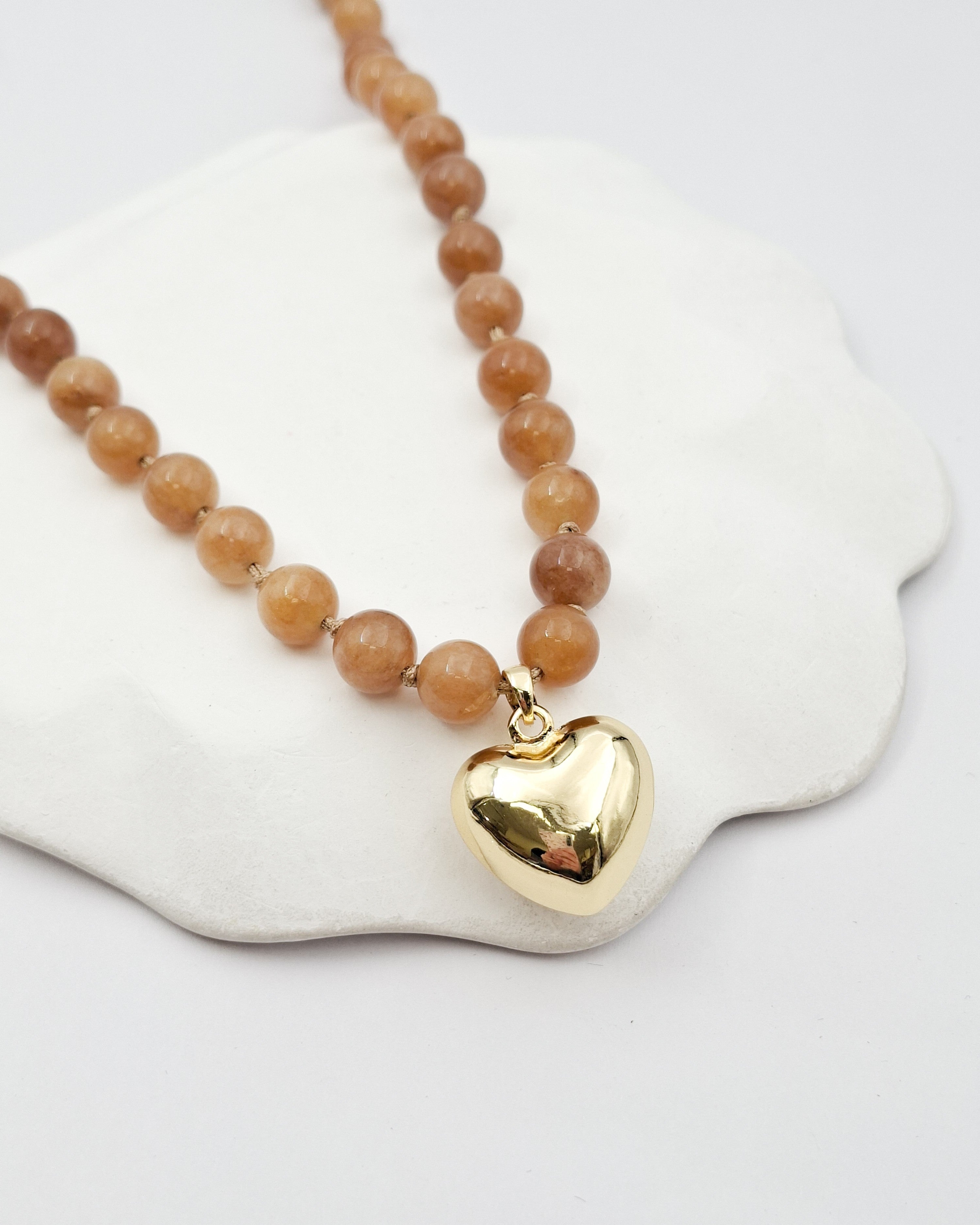 שרשרת אבנים קשירות חום הארט