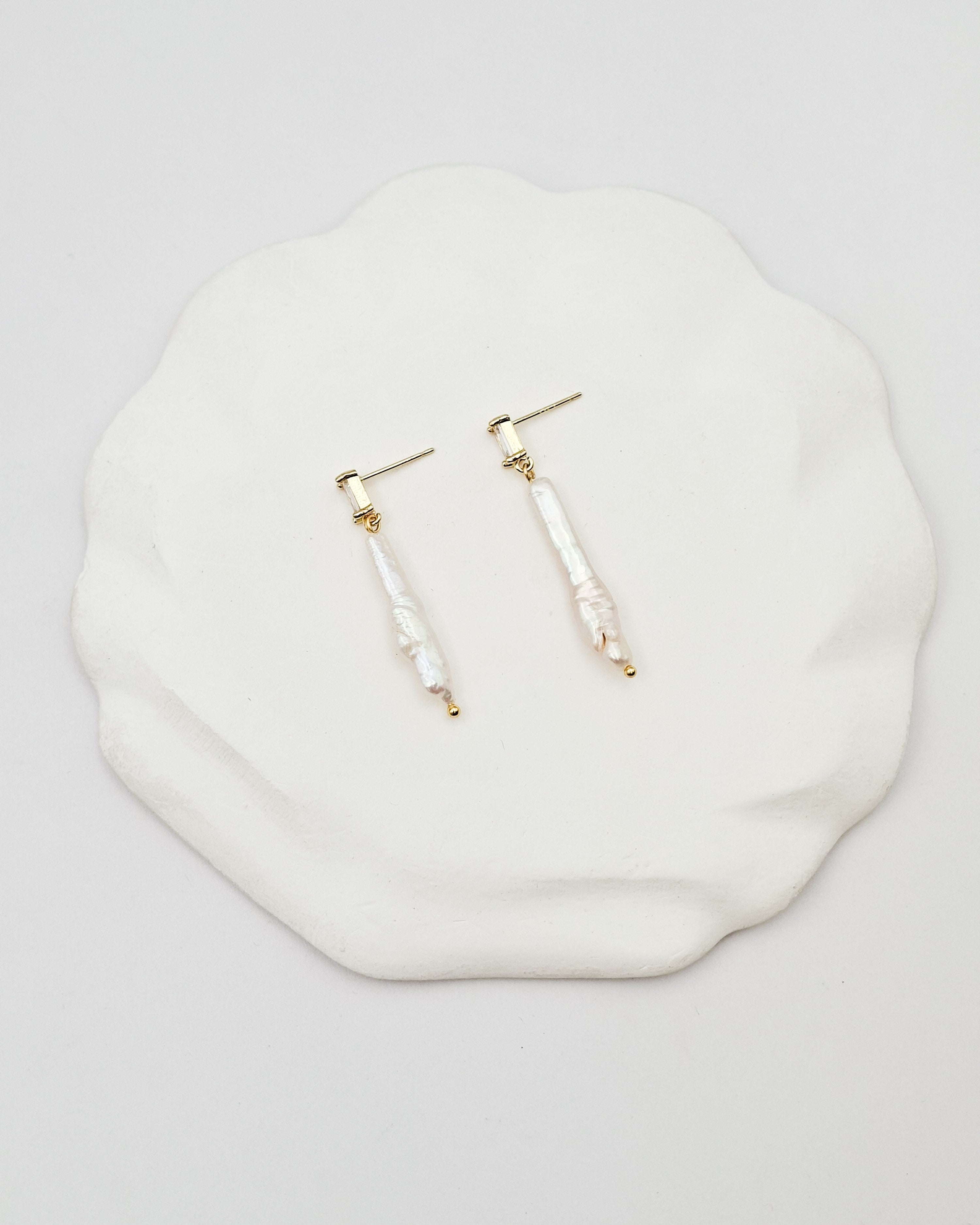 עגילי פנינים שרלוט