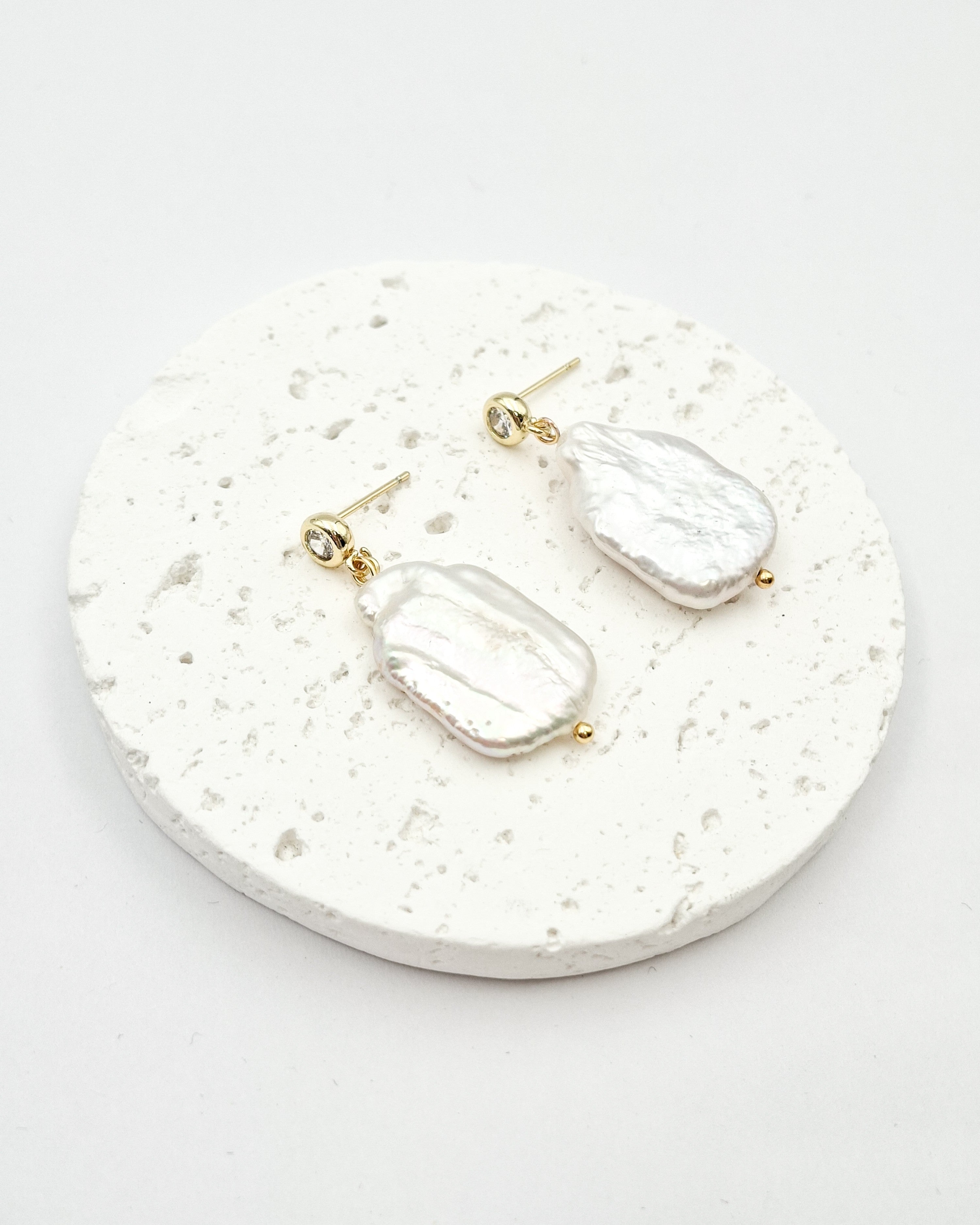 עגילי פנינים מייגן