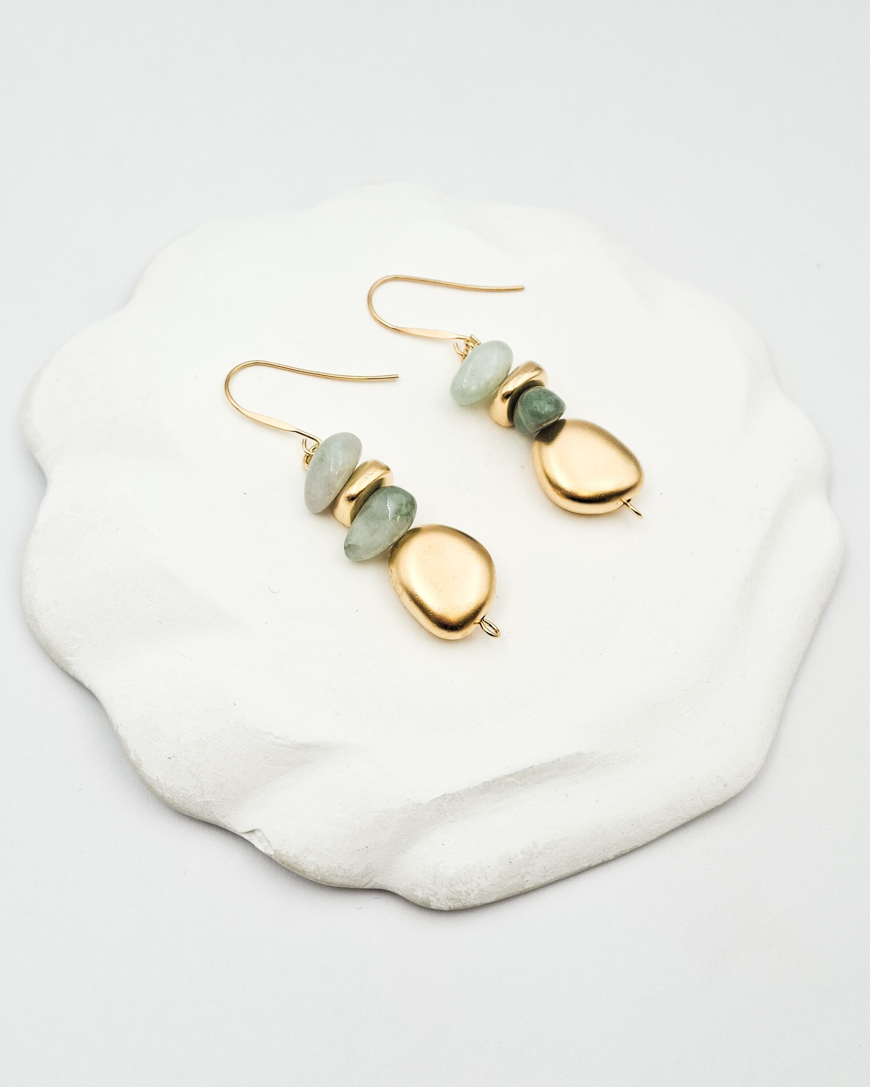 עגילי פלחים ואבנים אמתיות ירקרק