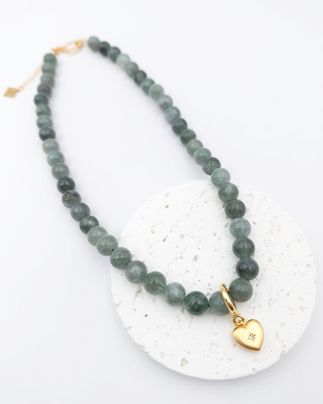 שרשרת אבנים לבבית