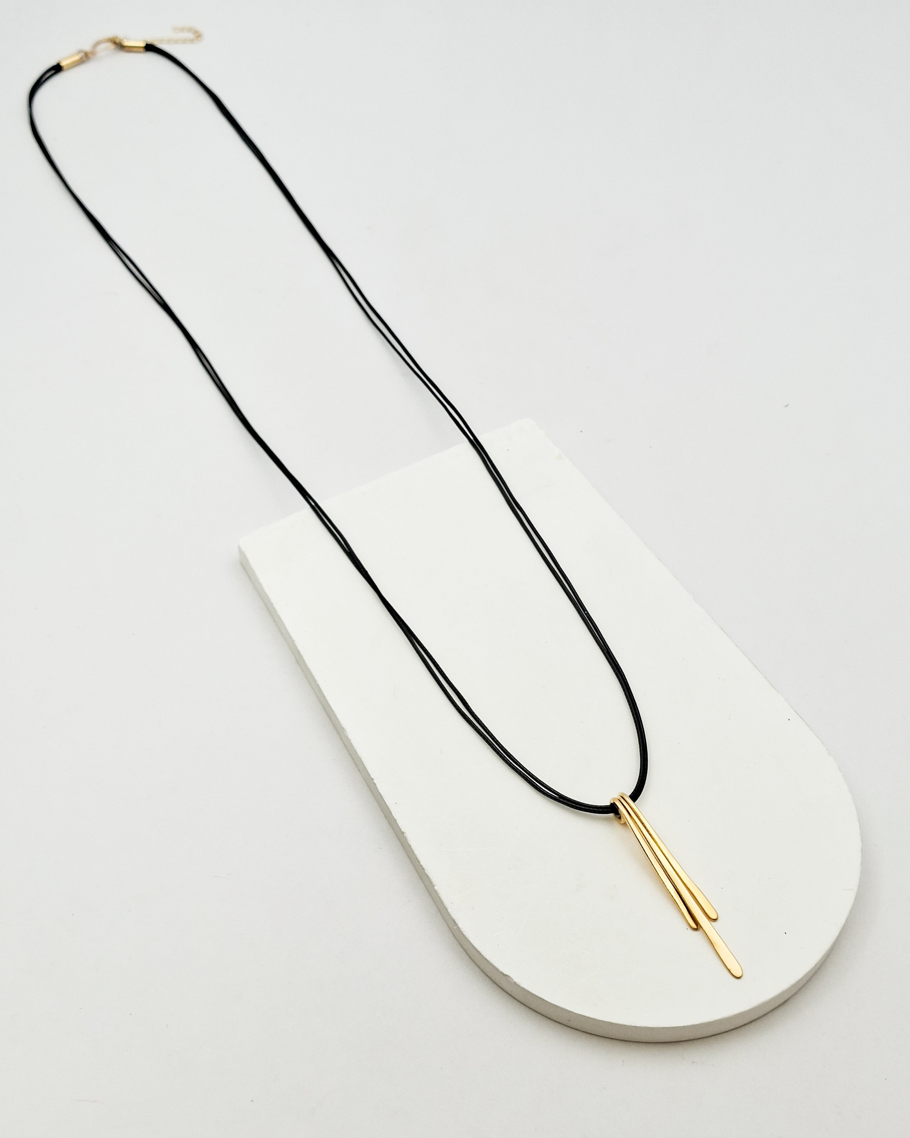 שרשרת קרן עבודת יד בגדלים שונים