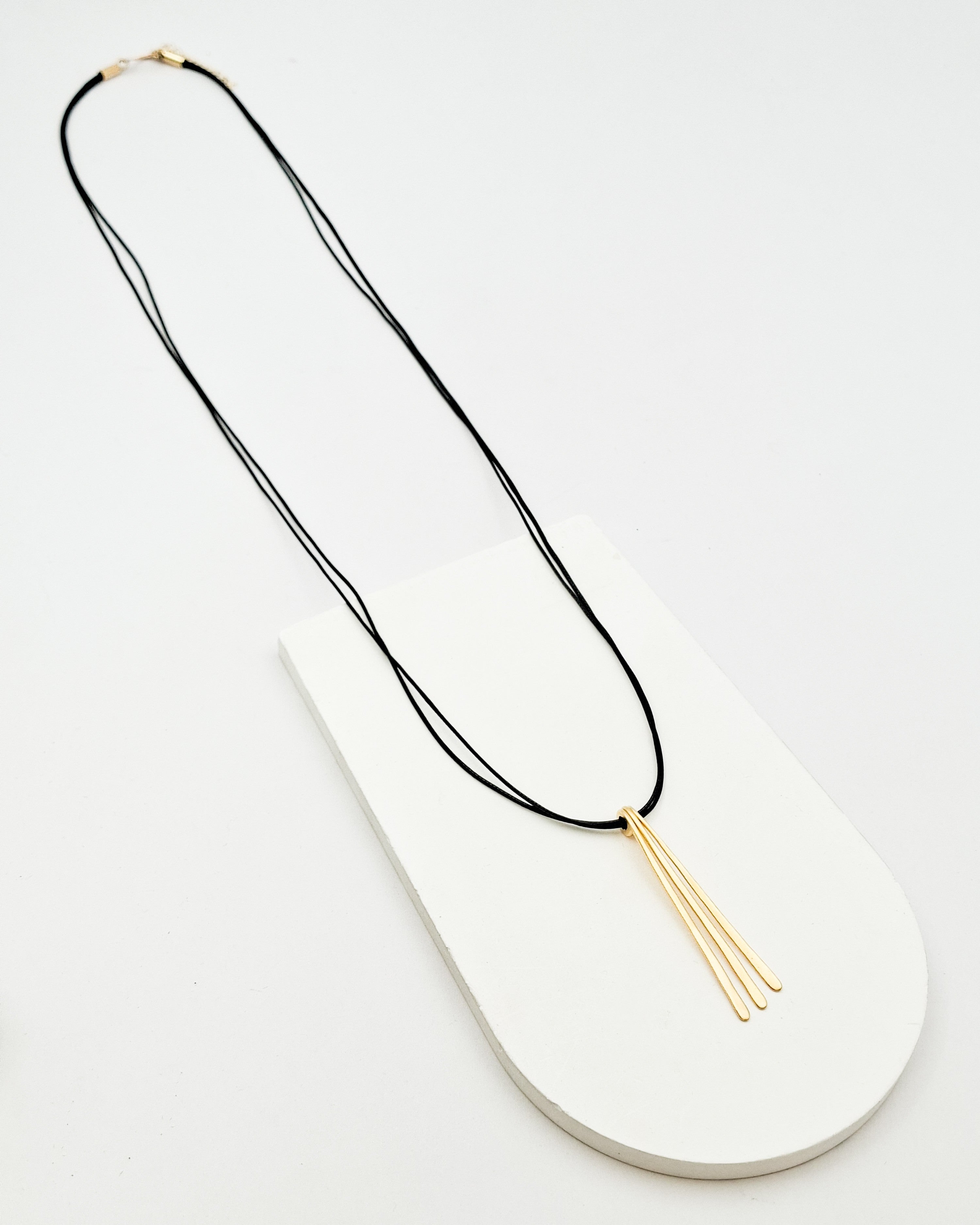 שרשרת קרן עבודת יד בגדלים שונים