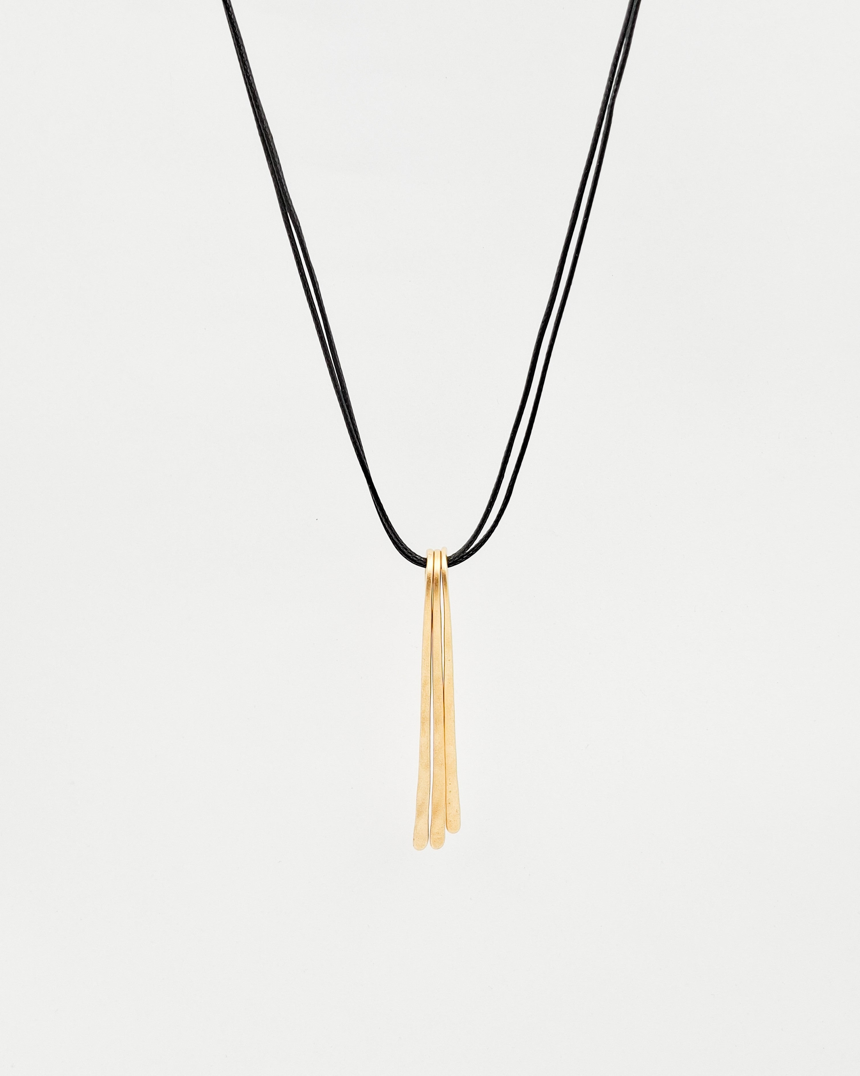 שרשרת קרן עבודת יד בגדלים שונים