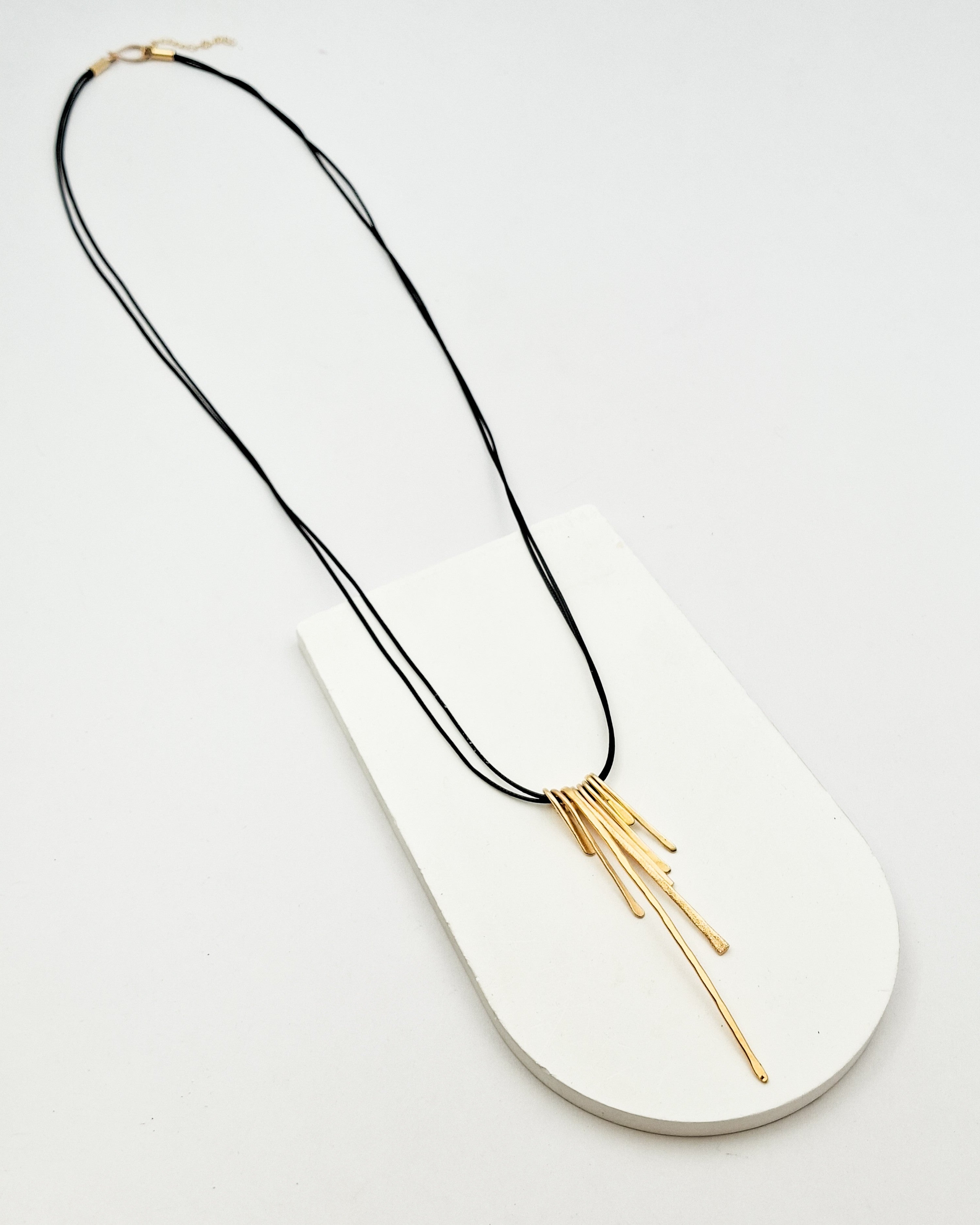 שרשרת קרן עבודת יד בגדלים שונים