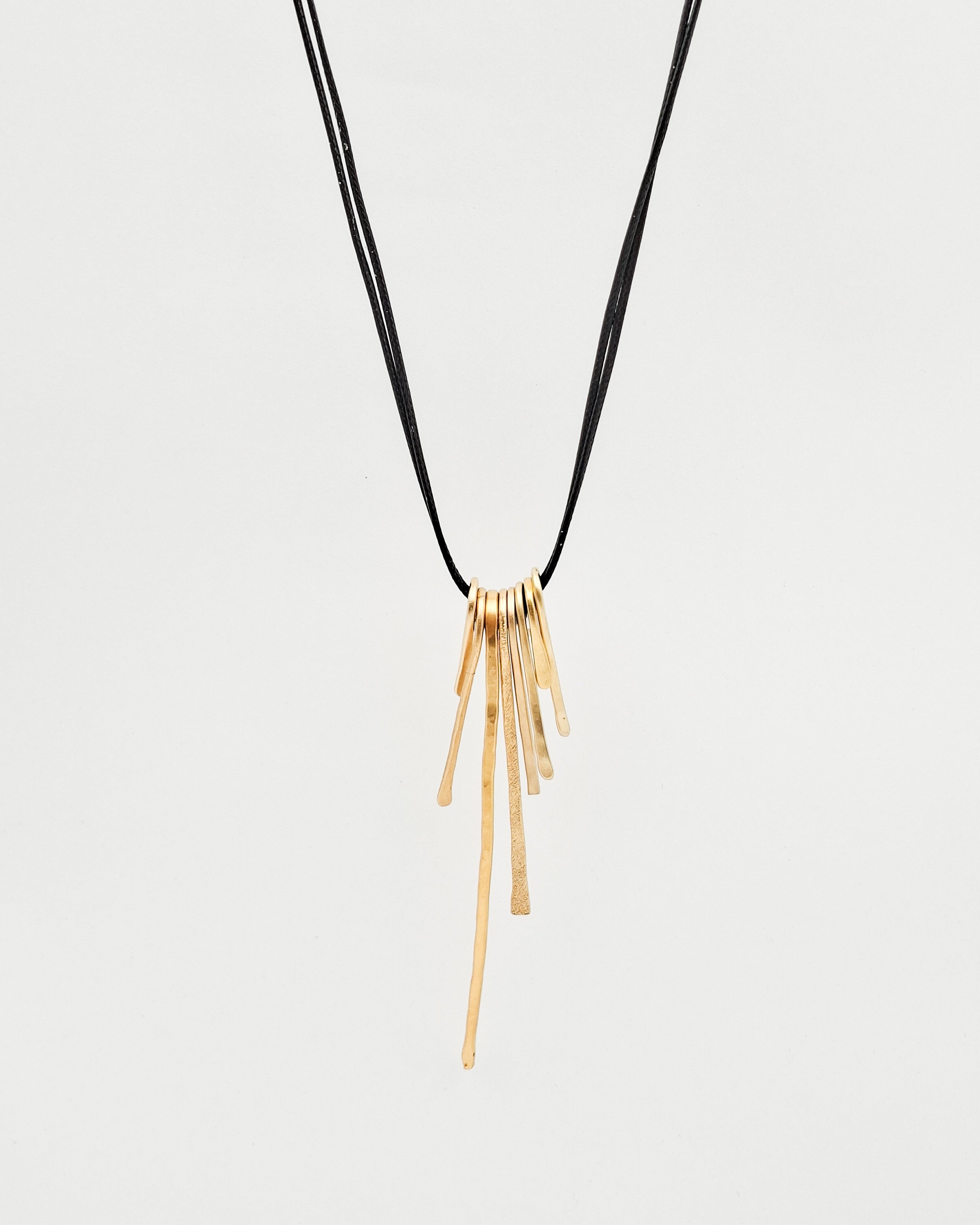 שרשרת קרן עבודת יד בגדלים שונים